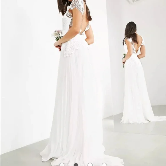 ASOS White Lace Cap Sleeve Wedding Dress - Picture 4 of 7